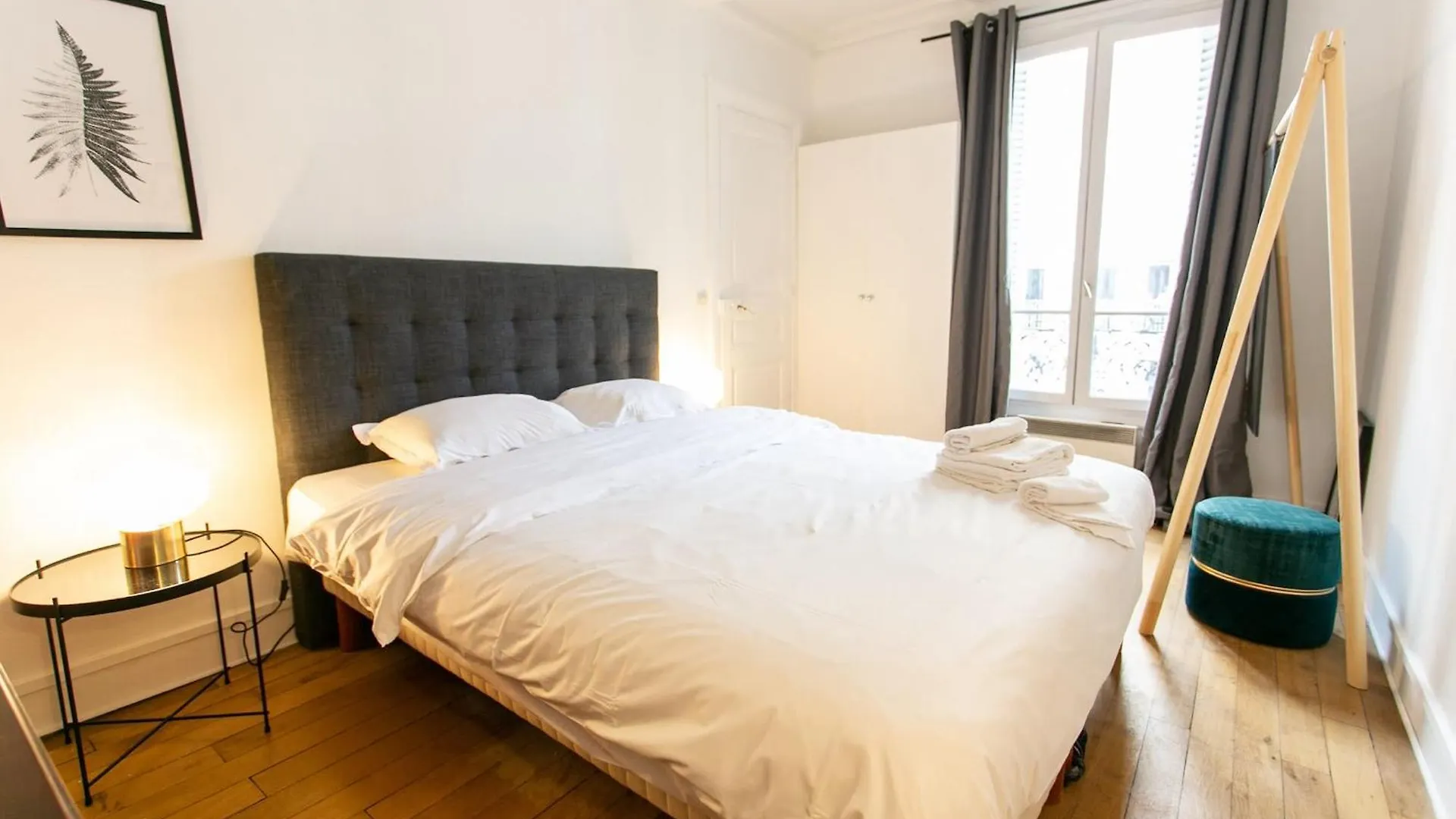 Apartment Marche 2Br Cosy *