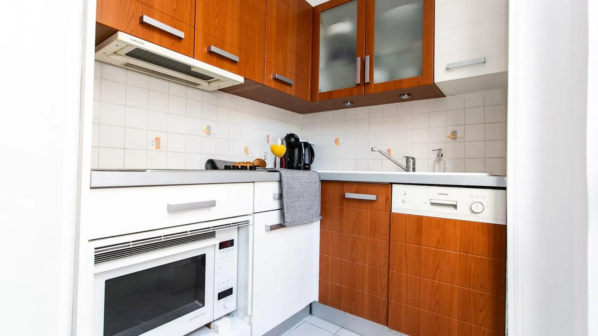 Marche 2Br Cosy Apartment *